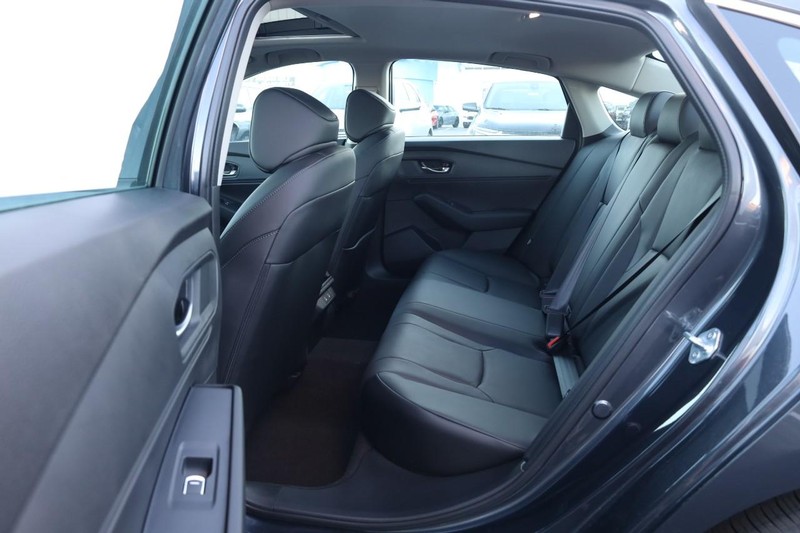 Honda Accord Hybrid Vehicle Full-screen Gallery Image 21