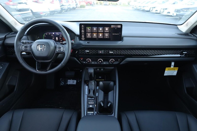 Honda Accord Hybrid Vehicle Full-screen Gallery Image 23