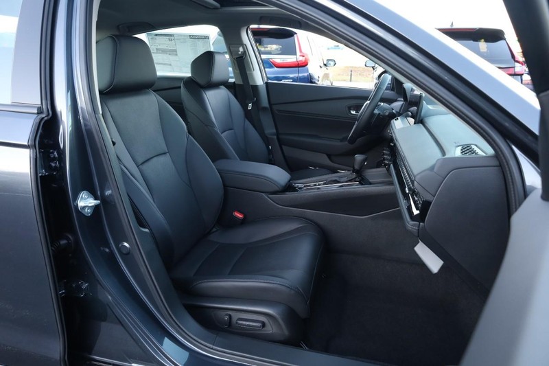 Honda Accord Hybrid Vehicle Full-screen Gallery Image 25