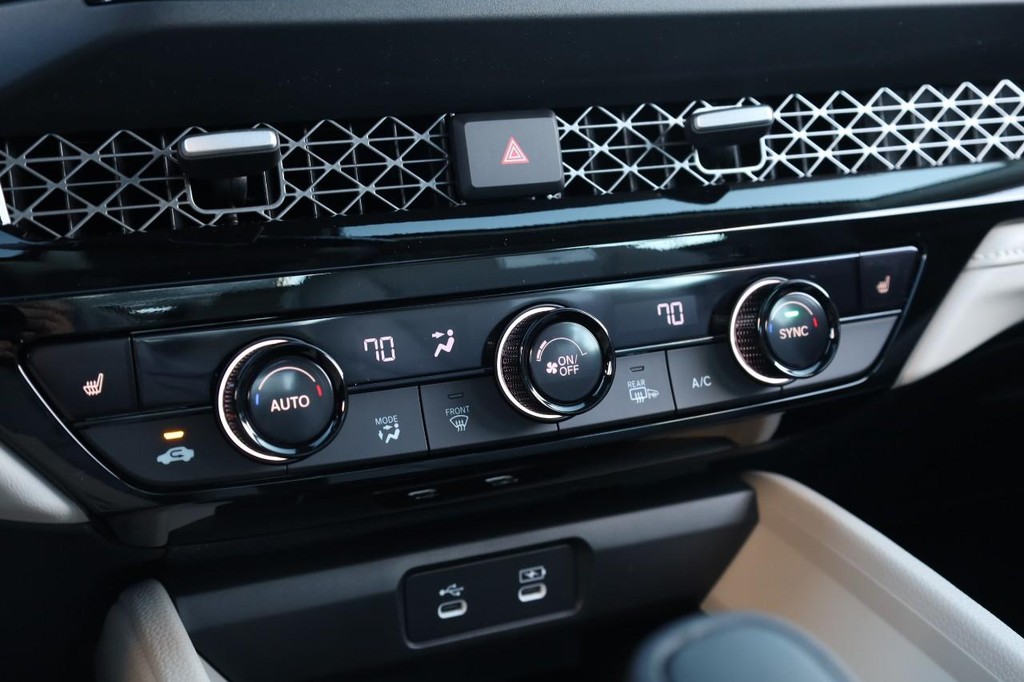 Honda Accord Hybrid Vehicle Image 14