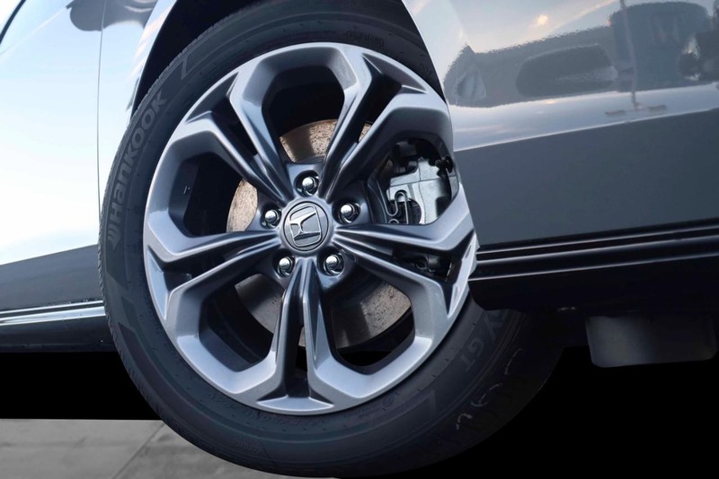 Honda Accord Hybrid Vehicle Full-screen Gallery Image 3