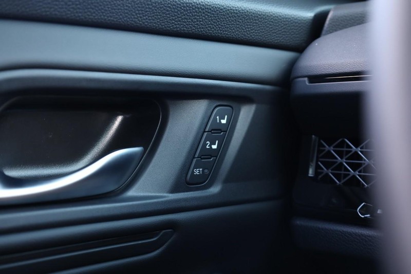 Honda Accord Hybrid Vehicle Full-screen Gallery Image 19