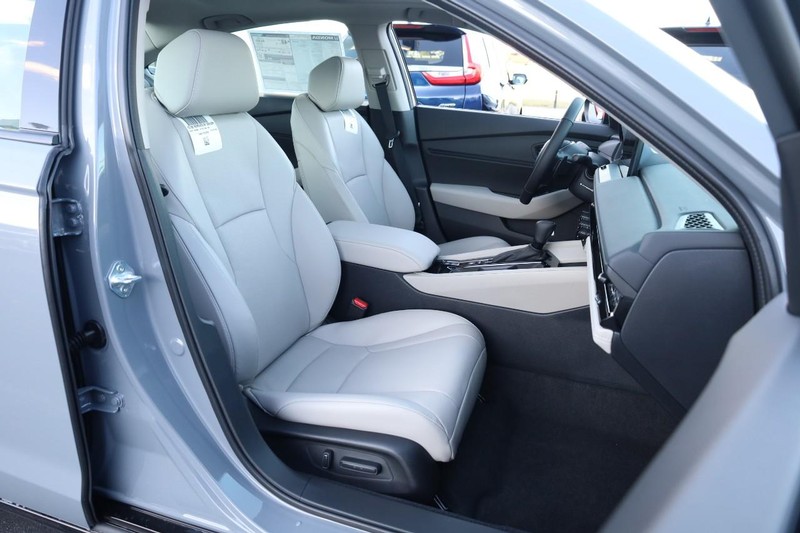 Honda Accord Hybrid Vehicle Full-screen Gallery Image 25