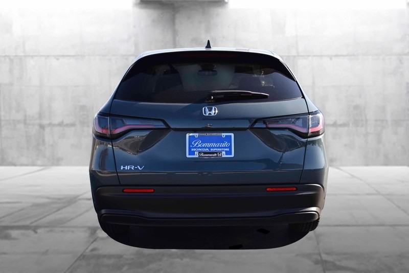 Honda HR-V Vehicle Full-screen Gallery Image 6