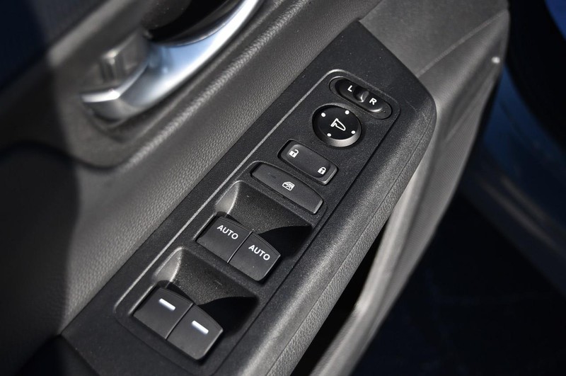 Honda CR-V Vehicle Full-screen Gallery Image 8