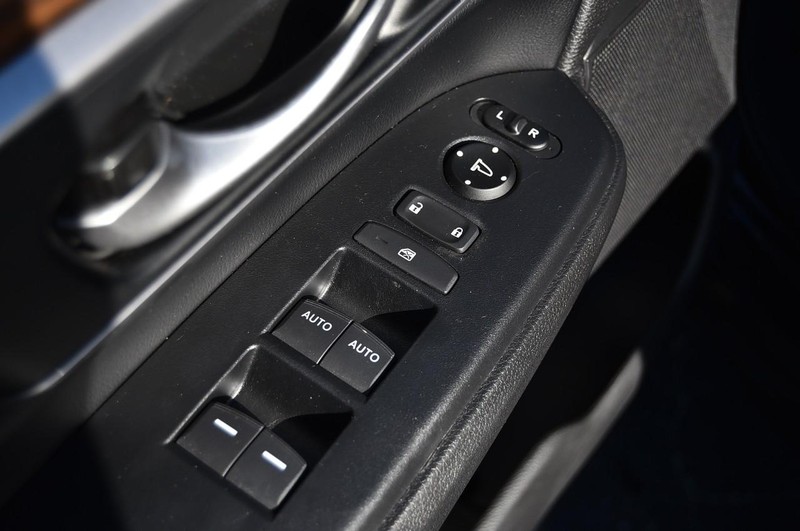 Honda CR-V Hybrid Vehicle Full-screen Gallery Image 8