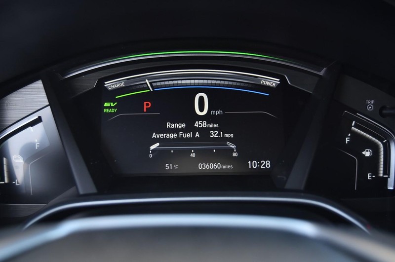 Honda CR-V Hybrid Vehicle Full-screen Gallery Image 12