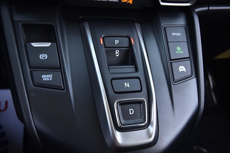 Honda CR-V Hybrid Vehicle Full-screen Gallery Image 17