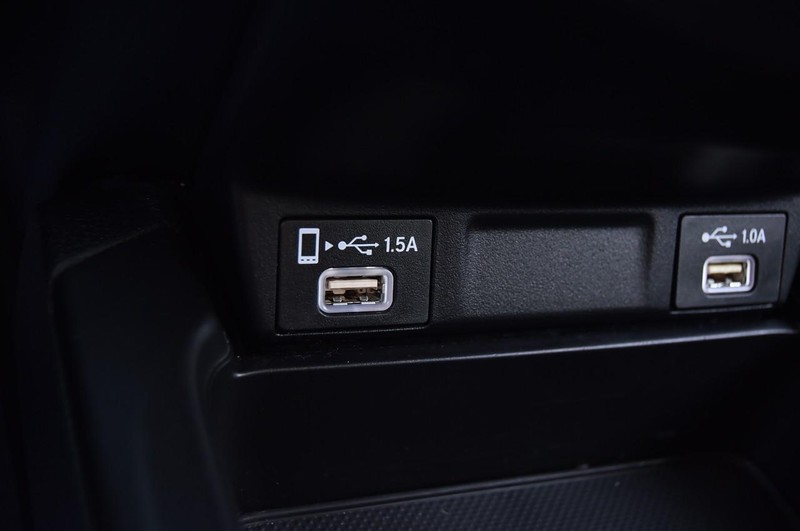 Honda CR-V Hybrid Vehicle Full-screen Gallery Image 18