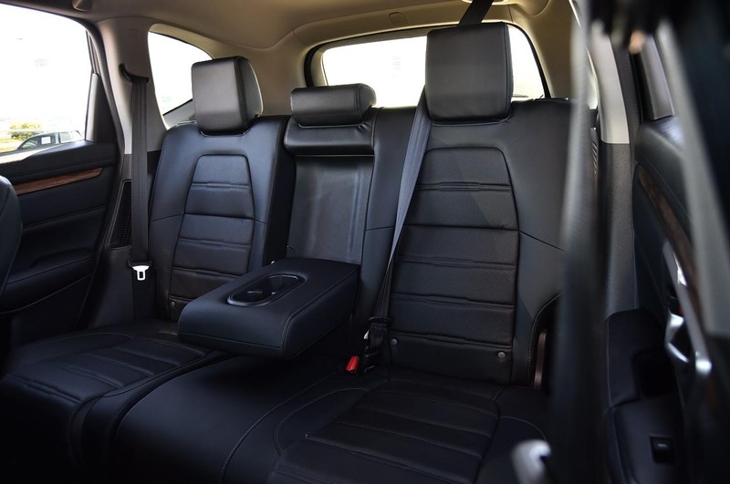 Honda CR-V Hybrid Vehicle Full-screen Gallery Image 24