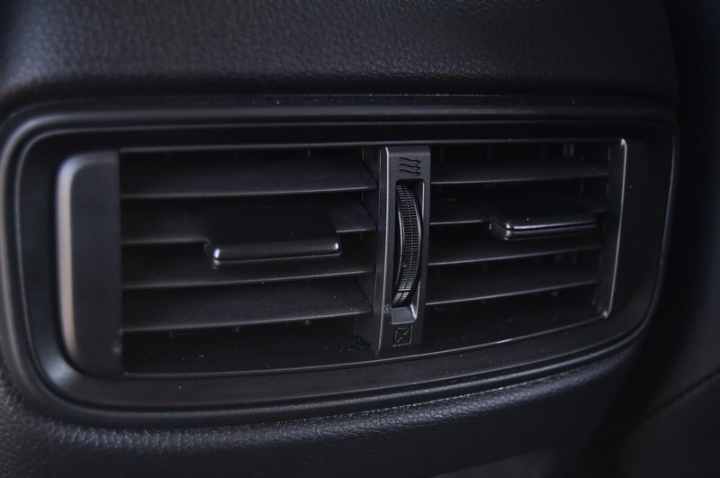 Honda CR-V Hybrid Vehicle Full-screen Gallery Image 25