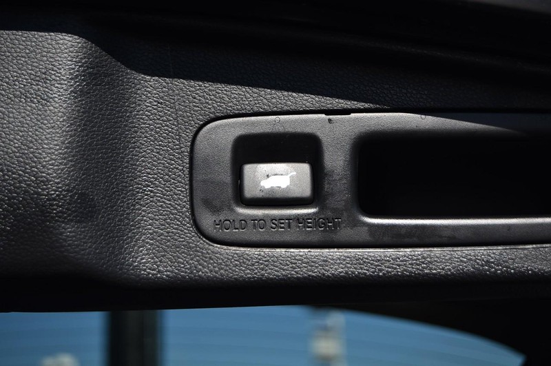 Honda CR-V Hybrid Vehicle Full-screen Gallery Image 28