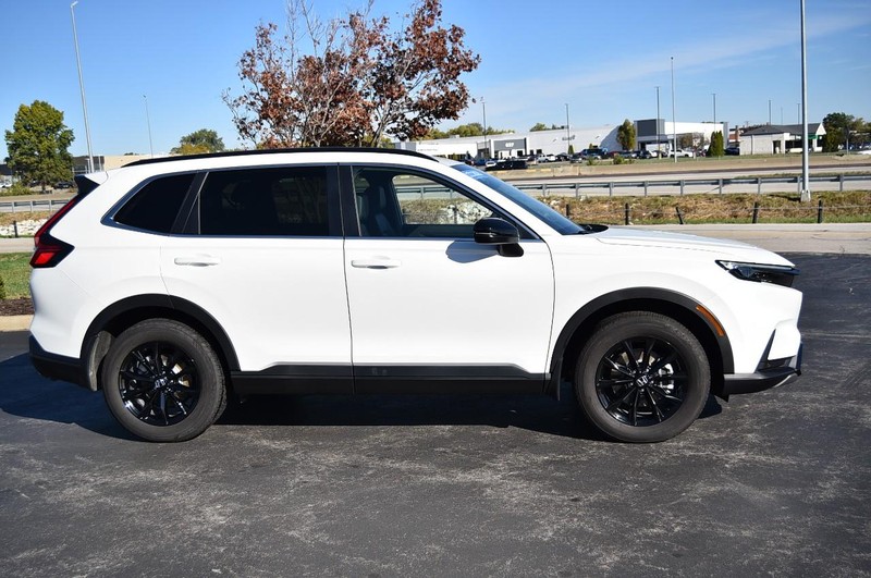 Honda CR-V Hybrid Vehicle Full-screen Gallery Image 5