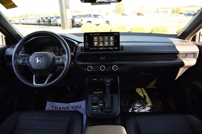 Honda CR-V Hybrid Vehicle Full-screen Gallery Image 7