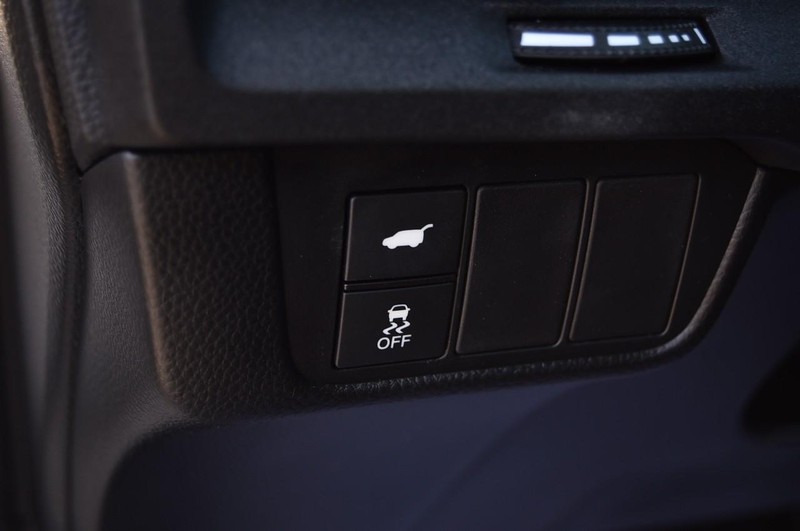 Honda CR-V Hybrid Vehicle Full-screen Gallery Image 11