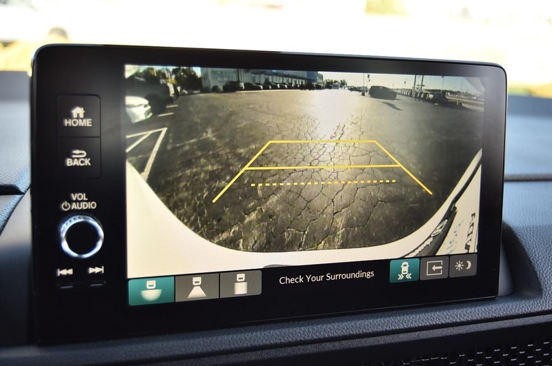 Honda CR-V Hybrid Vehicle Full-screen Gallery Image 13