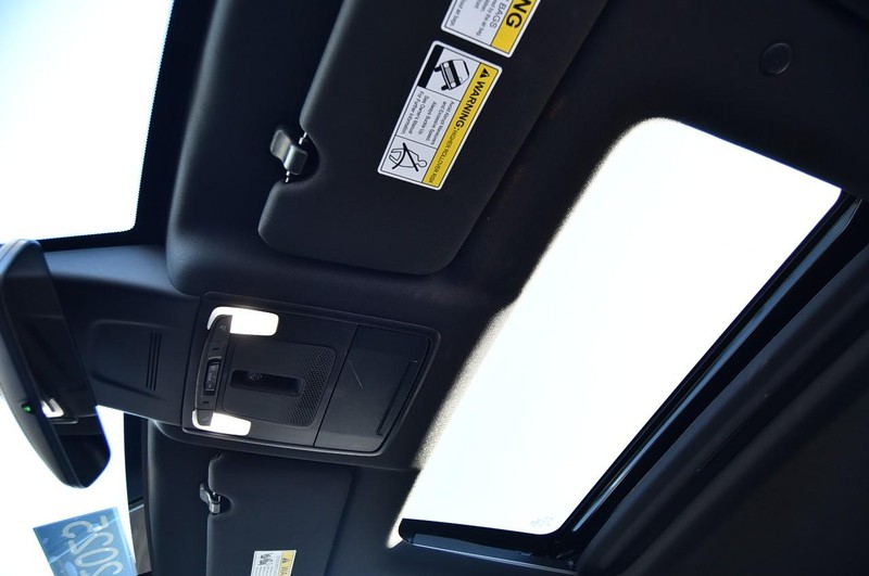 Honda CR-V Hybrid Vehicle Full-screen Gallery Image 24