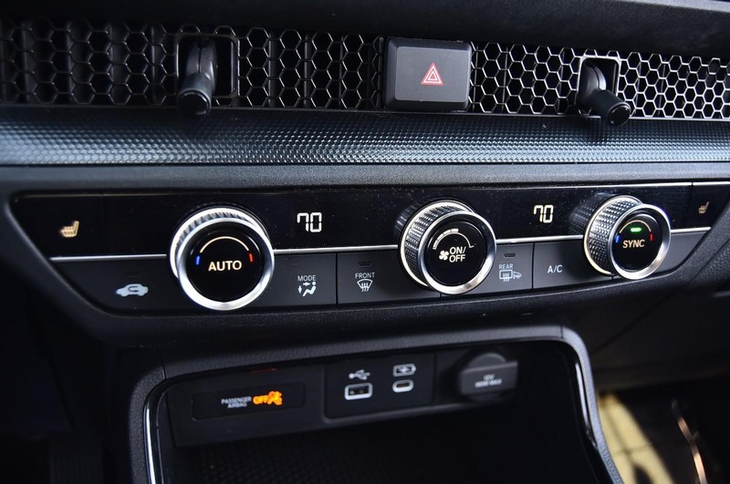 Honda CR-V Vehicle Image 15