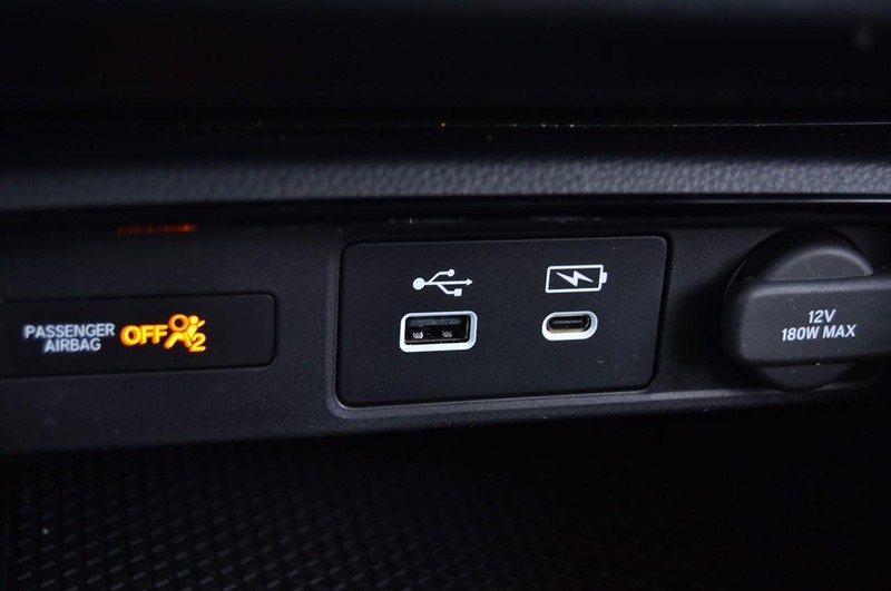 Honda CR-V Vehicle Image 16