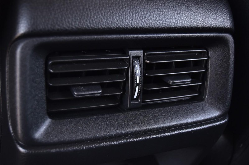 Honda CR-V Vehicle Image 24