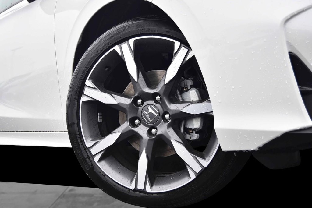 Honda Civic Sedan Hybrid Vehicle Image 03