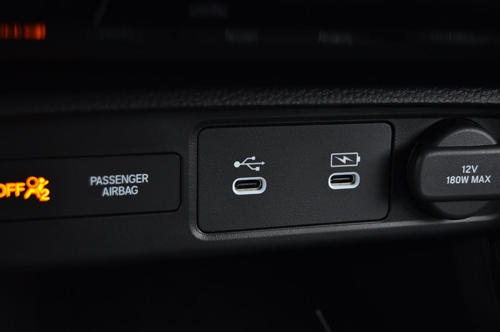 Honda Civic Sedan Hybrid Vehicle Image 17