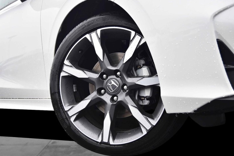 Honda Civic Sedan Hybrid Vehicle Image 03