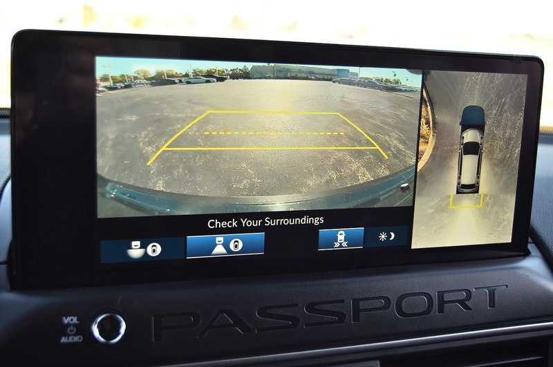 Honda Passport Vehicle Image 14