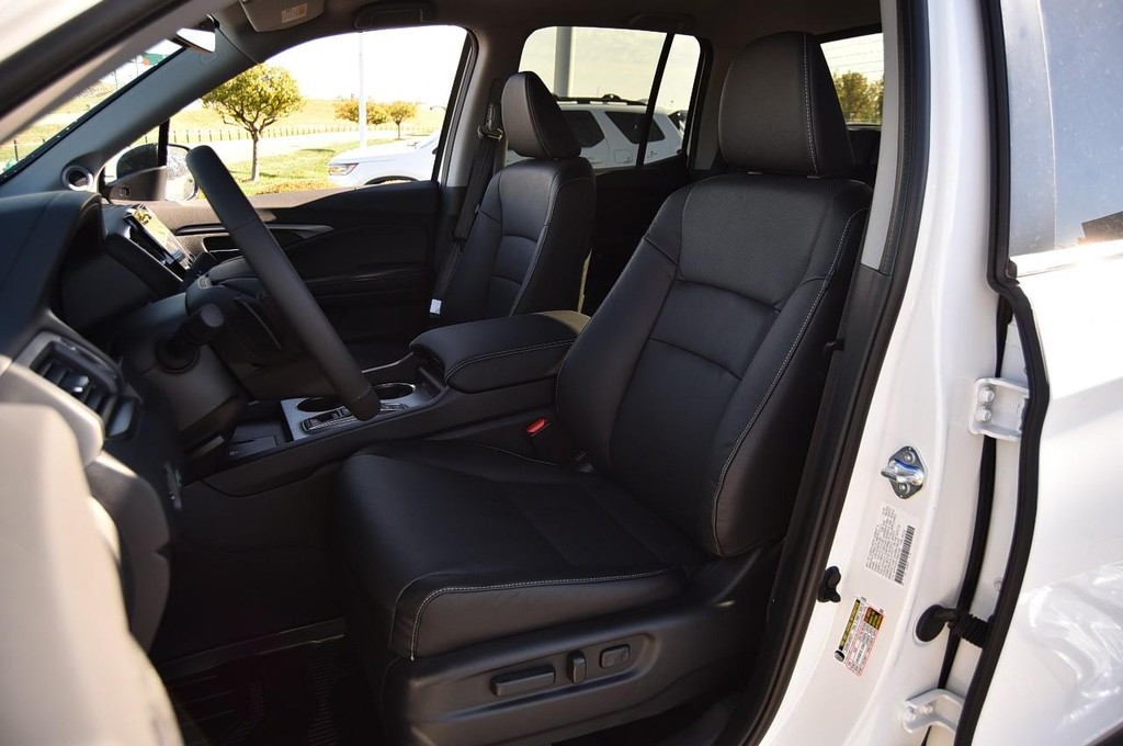 Honda Ridgeline Vehicle Image 25