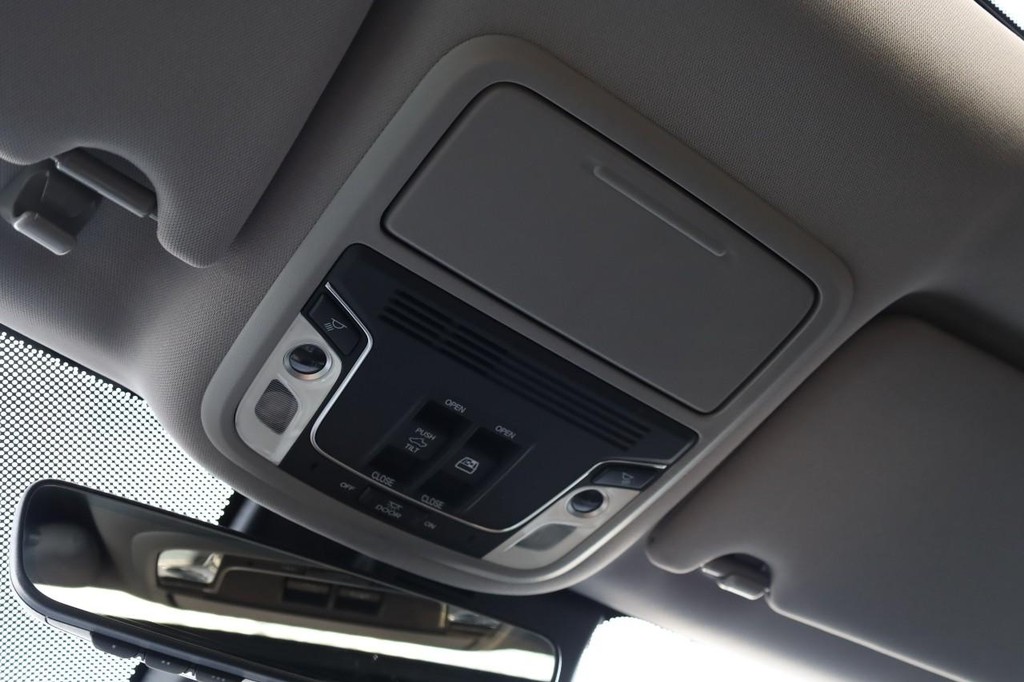 Honda Ridgeline Vehicle Image 16