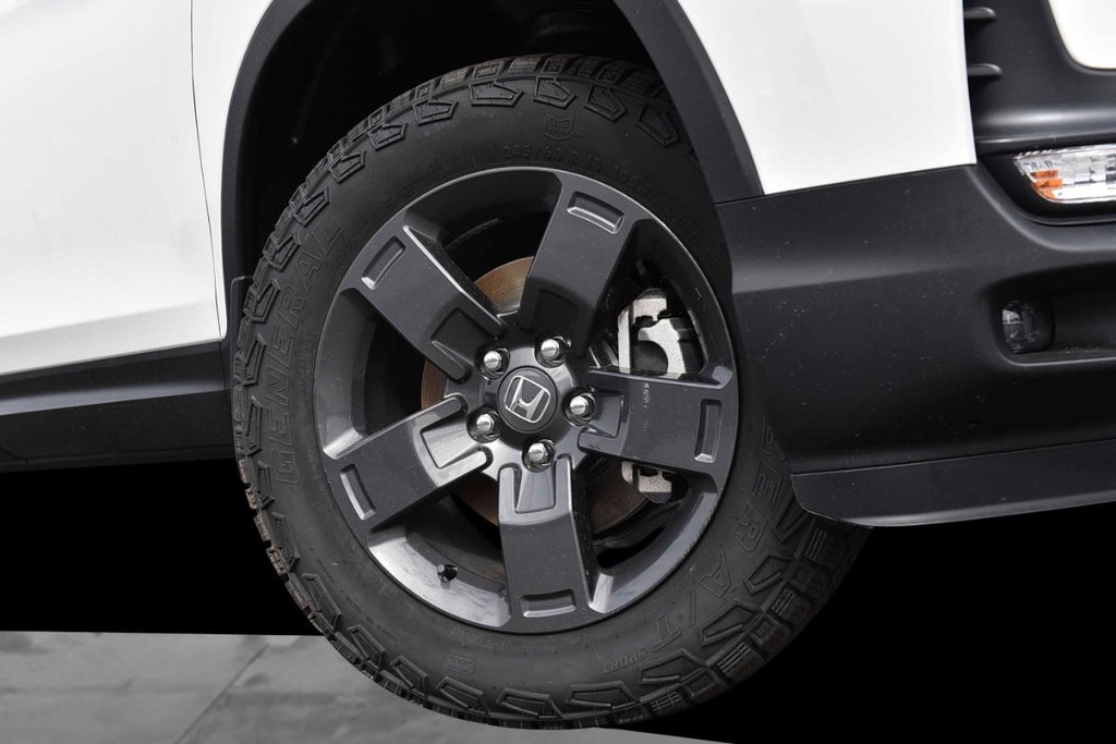 Honda Ridgeline Vehicle Image 03