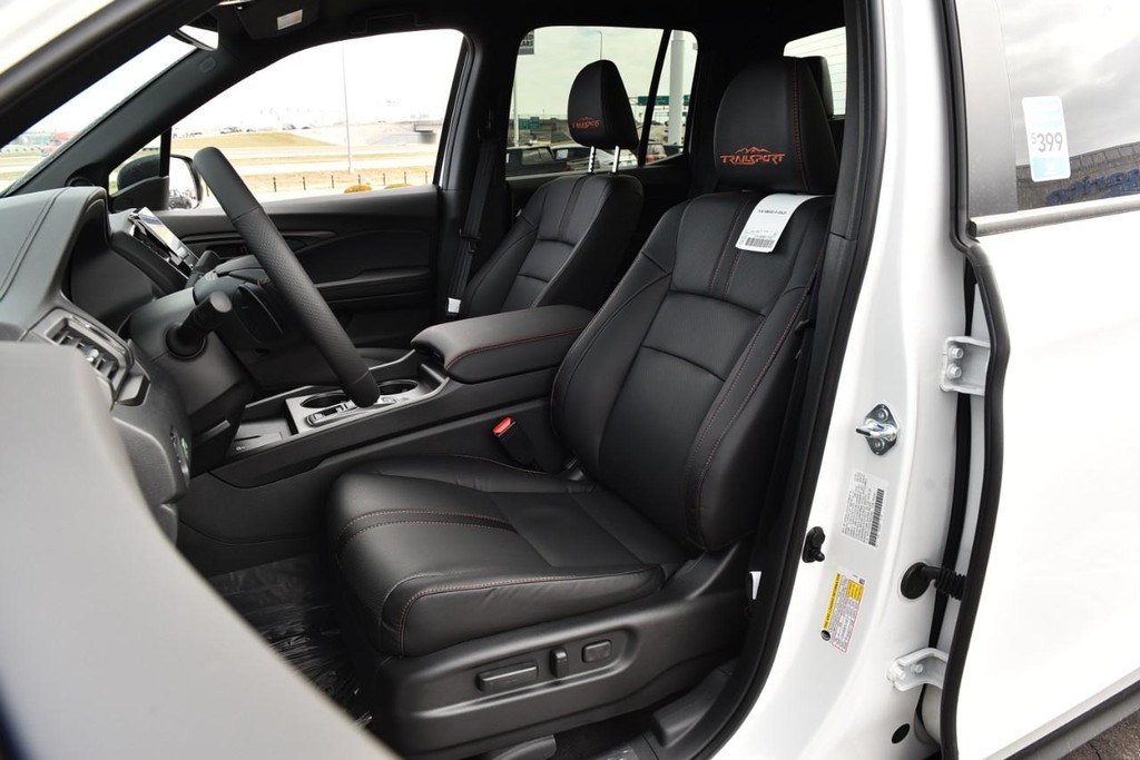 Honda Ridgeline Vehicle Image 25