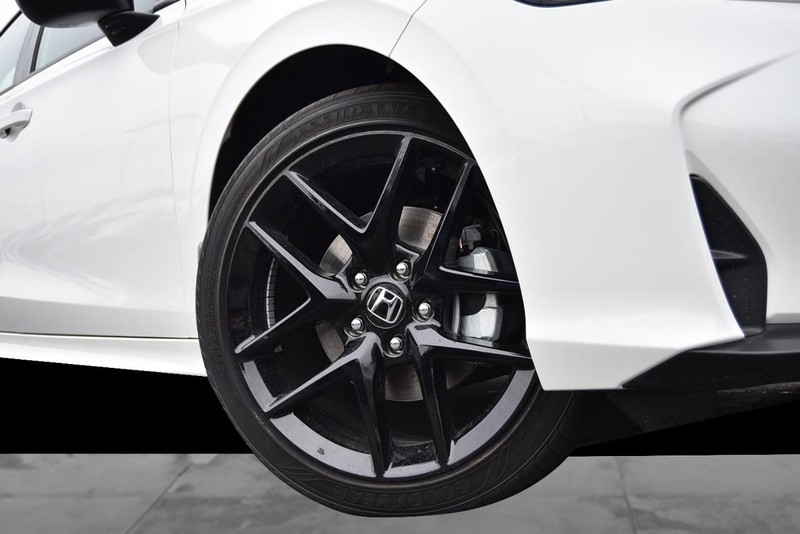 Honda Civic Sedan Hybrid Vehicle Full-screen Gallery Image 3