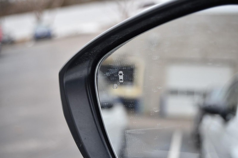 Honda Civic Sedan Hybrid Vehicle Full-screen Gallery Image 10