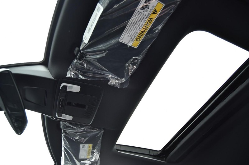 Honda Civic Sedan Hybrid Vehicle Full-screen Gallery Image 23