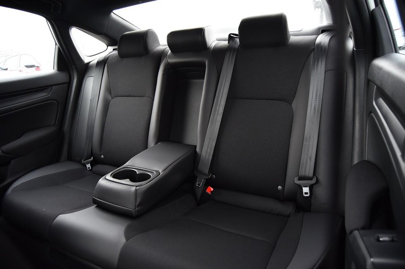 Honda Civic Sedan Hybrid Vehicle Full-screen Gallery Image 24