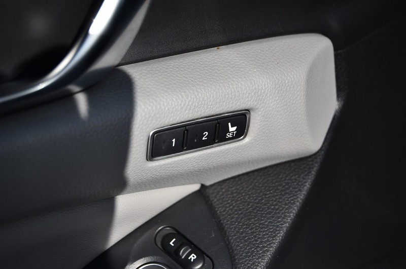 Honda Accord Hybrid Vehicle Full-screen Gallery Image 10