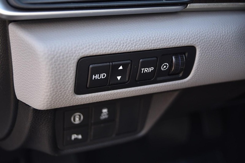 Honda Accord Hybrid Vehicle Full-screen Gallery Image 12