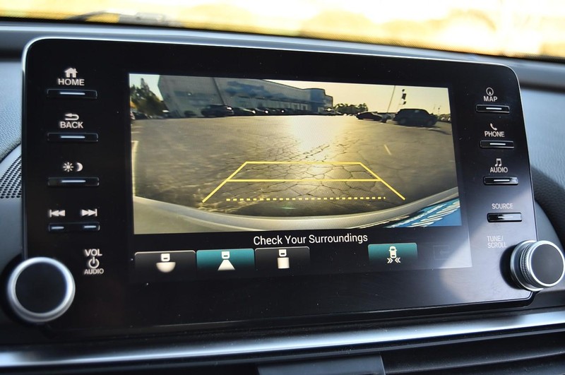 Honda Accord Hybrid Vehicle Full-screen Gallery Image 15