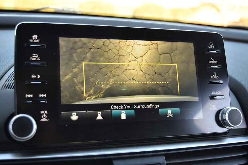 Honda Accord Hybrid Vehicle Full-screen Gallery Image 16