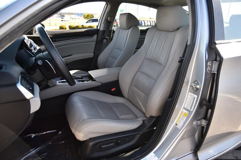 Honda Accord Hybrid Vehicle Full-screen Gallery Image 23