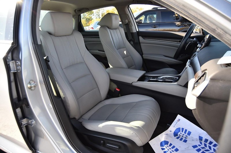 Honda Accord Hybrid Vehicle Full-screen Gallery Image 24