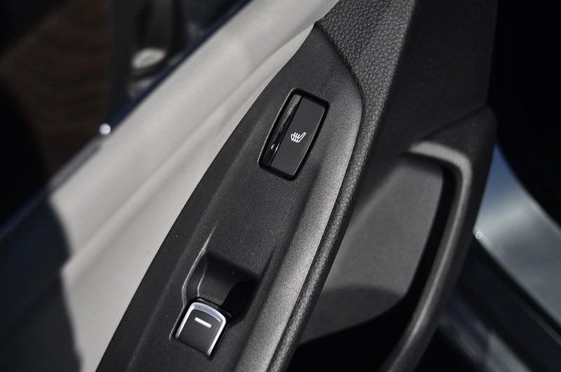 Honda Accord Hybrid Vehicle Full-screen Gallery Image 28