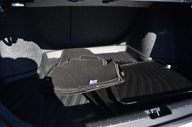 Honda Accord Hybrid Vehicle Full-screen Gallery Image 29