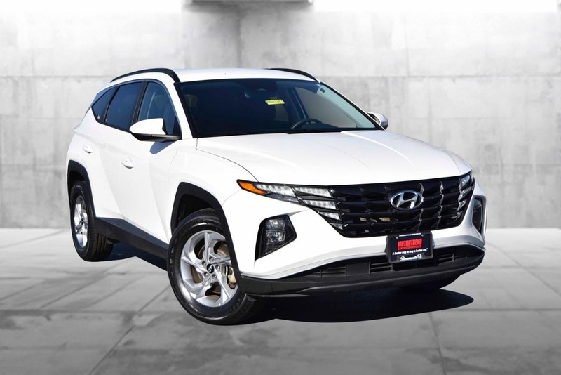 Hyundai Tucson Vehicle Image 02