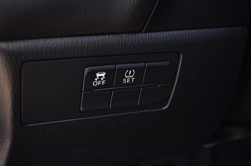 Mazda Mazda3 Hatchback Vehicle Image 09