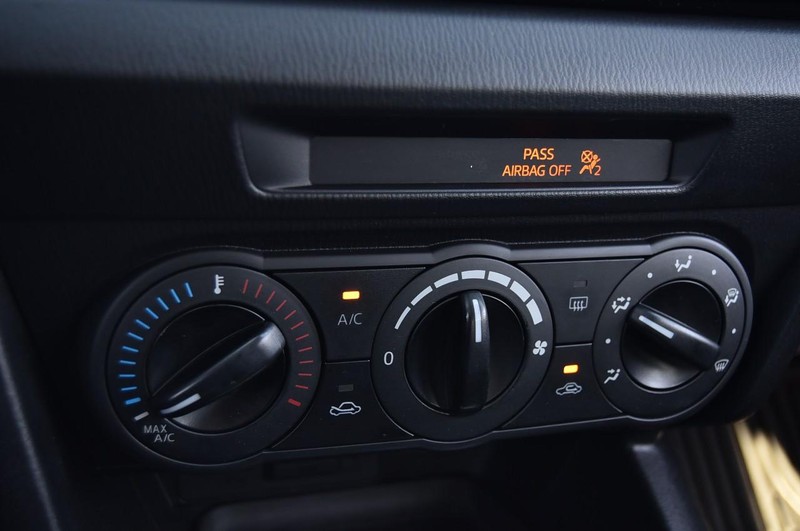 Mazda Mazda3 Hatchback Vehicle Image 12