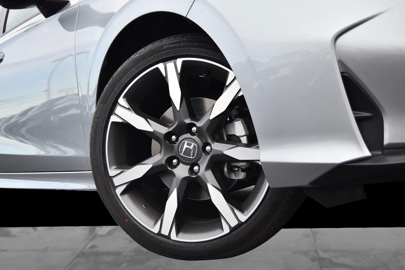 Honda Civic Sedan Hybrid Vehicle Full-screen Gallery Image 3