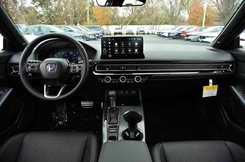 Honda Civic Sedan Hybrid Vehicle Full-screen Gallery Image 7