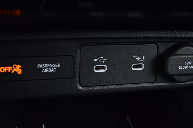 Honda Civic Sedan Hybrid Vehicle Full-screen Gallery Image 17